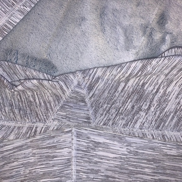 Lululemon Wunder Under High-Rise Tight 28" 
Luon - Picture 3 of 3